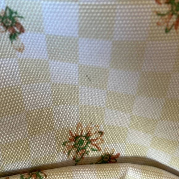 VANS Cream & White Checkerboard Floral Full Size Backpack with Zipper Pockets - Picture 17 of 17